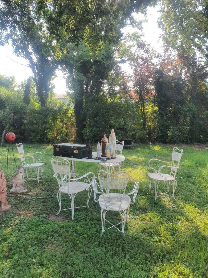 Hotel Manoir En Crau Arles Exteriér fotografie